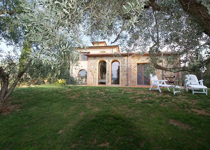 Case&colline Lorena Nyaraló Montescudaio