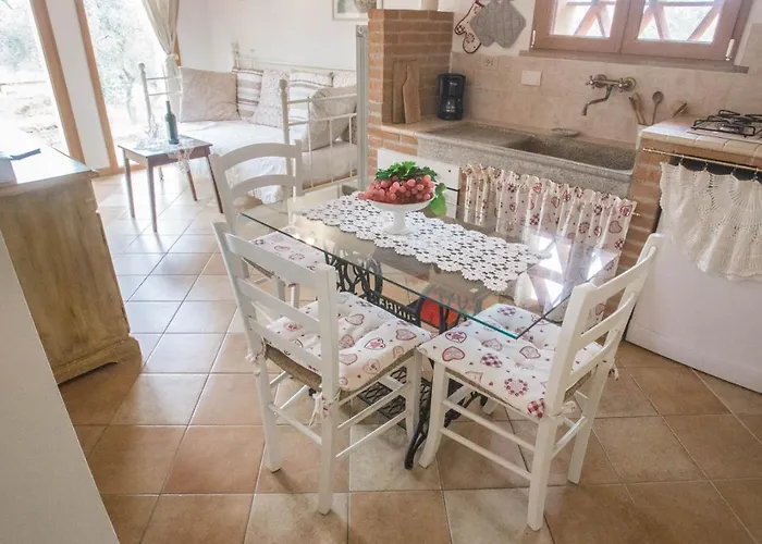 Case&colline Lorena Nyaraló